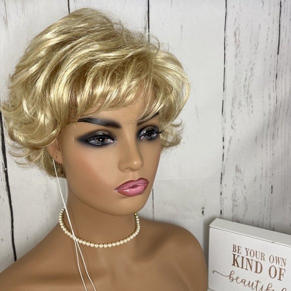 Open Box Envy Bryn | Synthetic Wig (Basic Cap) - Medium Blonde - Picture 2 of 10